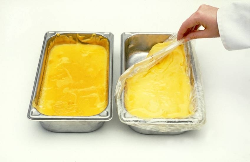 M and Q Packaging Corp ScrubSaver Quarter Steam Table Pan Liner - Medium and Deep -- 250 per case.