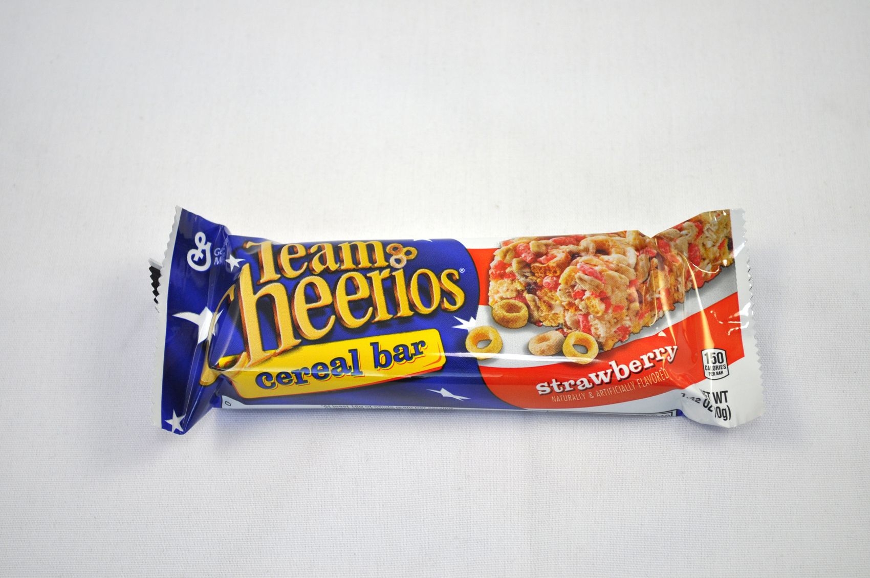 Team Cheerios Strawberry Cereal Bar, 1.42 Ounce -- 96 per case.