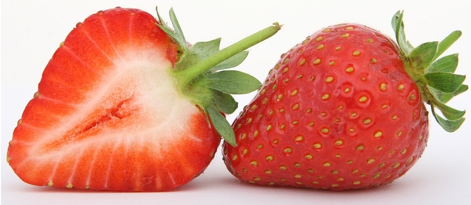 Commodity Fruit 4 Plus 1 California Sliced Strawberry, 30 Pound.