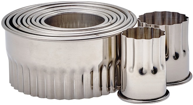 Winco Stainless Steel 11 Piece Round Fluted Cookie Cutter Set, 2 inch Height -- 24 set per case