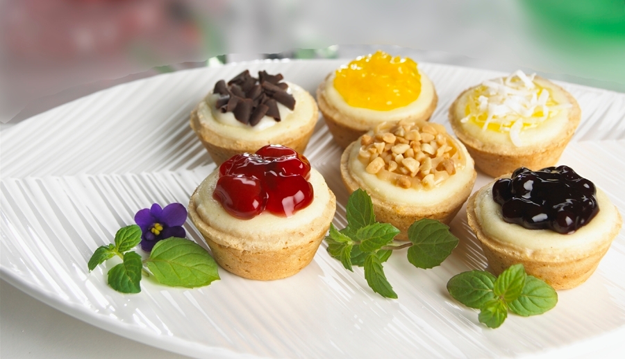 Cuisine Innovations Mini Assorted Cheesecake, 30 Ounce -- 10 per case.