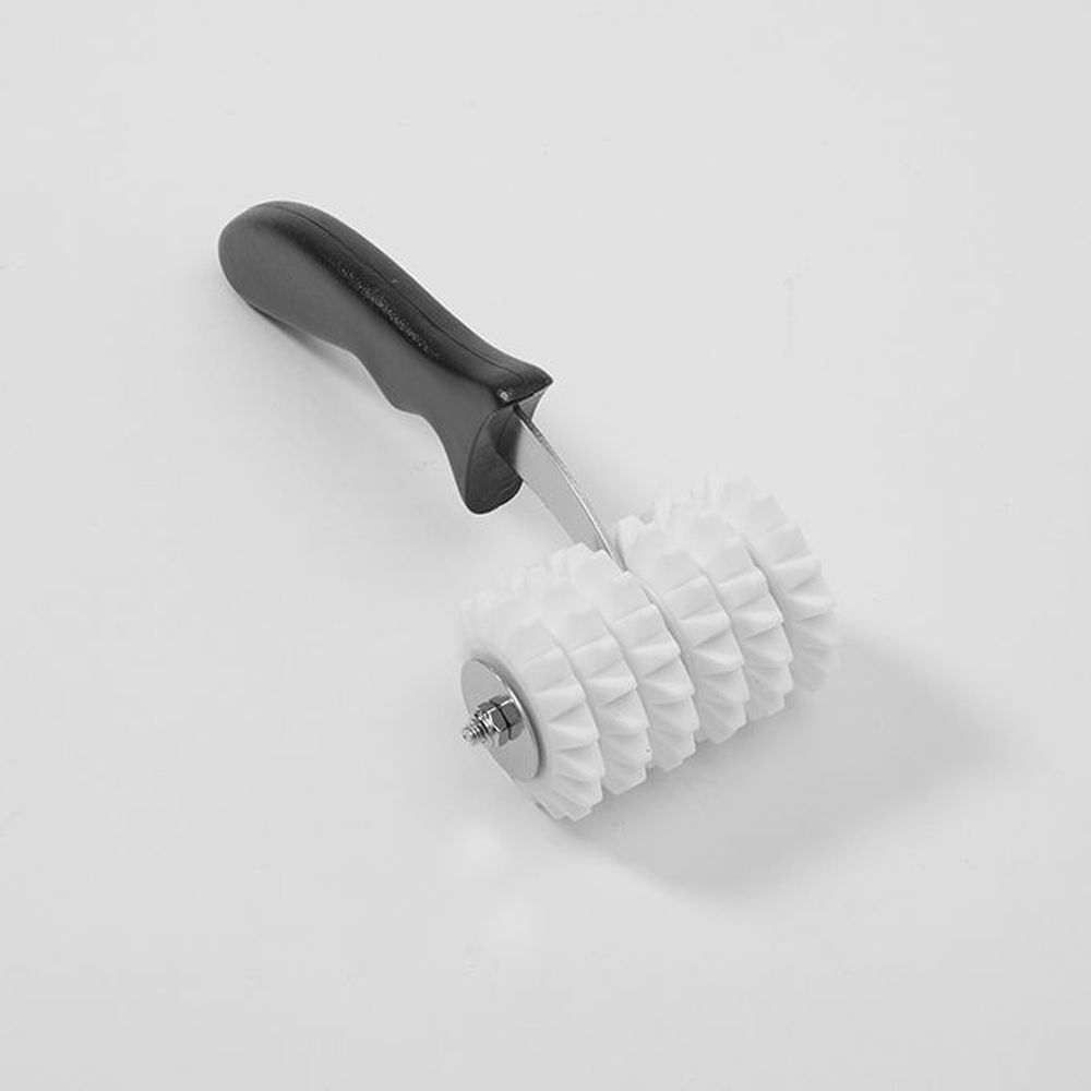 American Metalcraft Heavy-duty Stainless Steel Half-size Roller Docker With Polyethylene Handle, 8-3/4 X 3-1/2 Inch